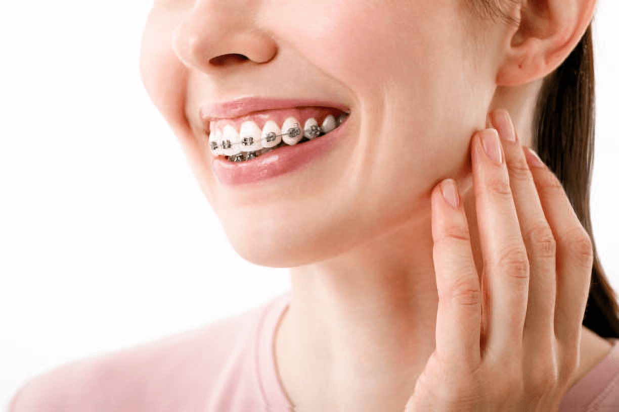 Installation von Zahnspangen - eine Methode der ästhetischen Zahnmedizin